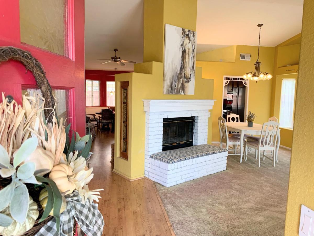 Vineyard Vista Suite With Tv And Private Bathroom Hemet Exterior foto