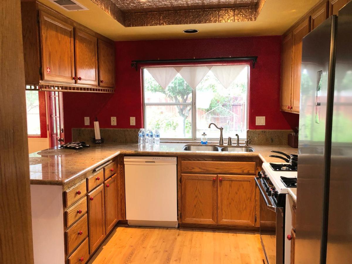 Vineyard Vista Suite With Tv And Private Bathroom Hemet Exterior foto