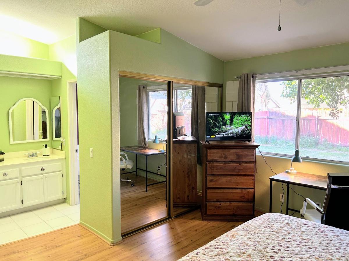 Vineyard Vista Suite With Tv And Private Bathroom Hemet Exterior foto